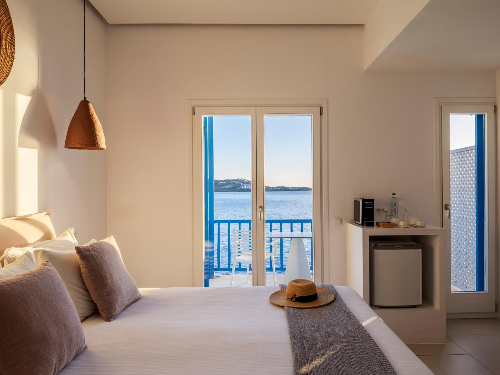 Bluetopia Suites Mykonos Town Exterior foto