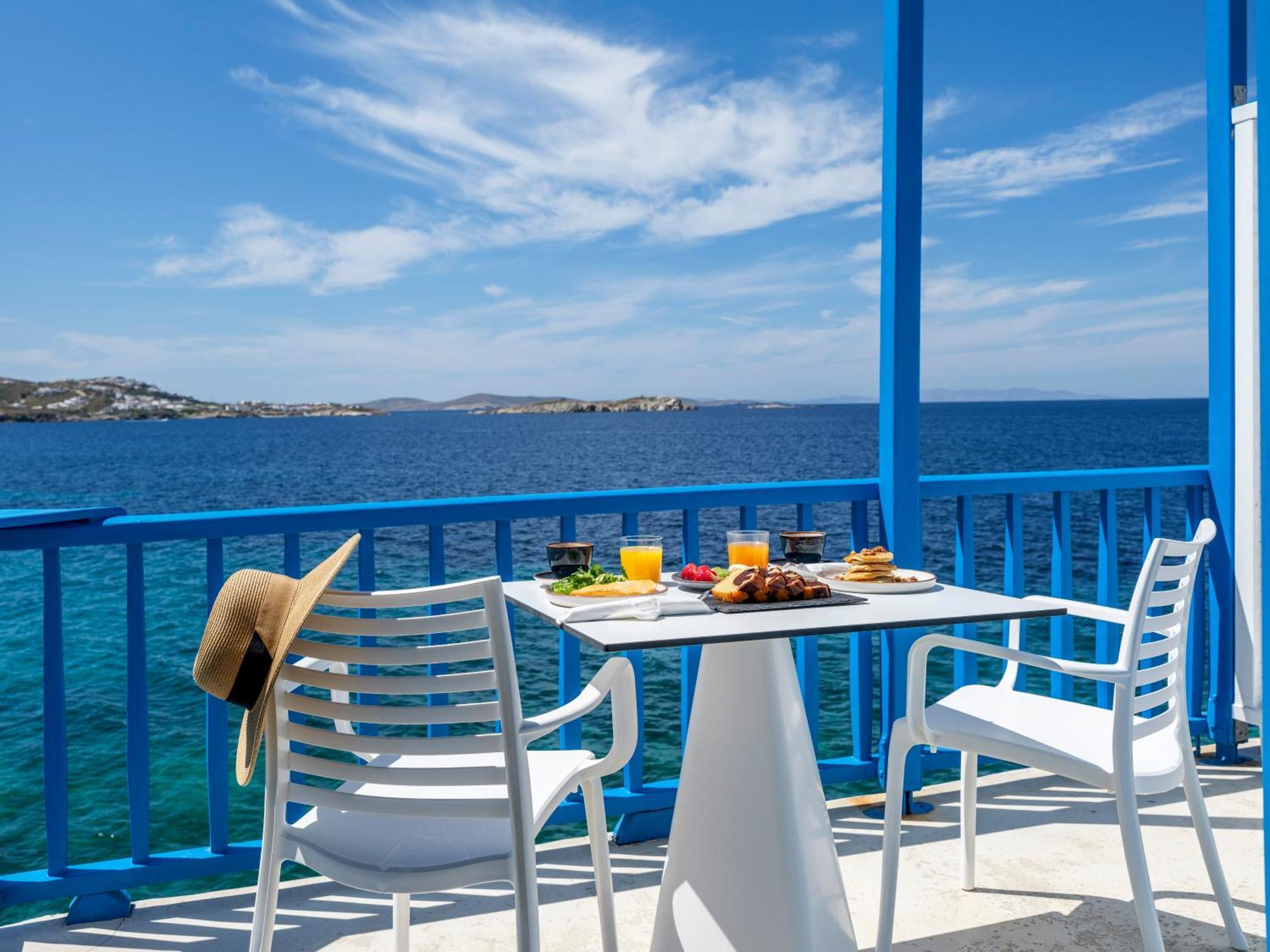 Bluetopia Suites Mykonos Town Exterior foto